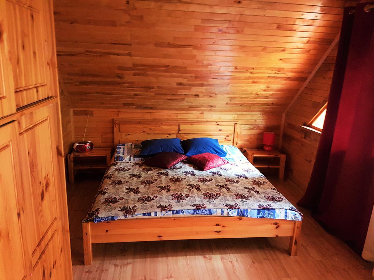 Viesu Nams Barzi Hotell Tinuzi Exteriör bild